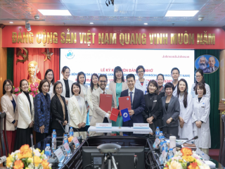 Johnson & Johnson tăng cường hợp tác với các bệnh viện da liễu nhằm nâng cao chất lượng chăm sóc bệnh vảy nến và thúc đẩy tiếp cận điều trị sớm, hiệu quả hơn tại Việt Nam